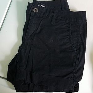 EUC a.n.a Cuffed Shorts sz 4